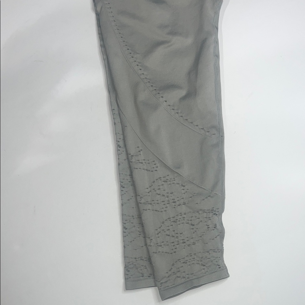 Fabletics Gray Leggings Women's Size XL - Picture 5 of 7
